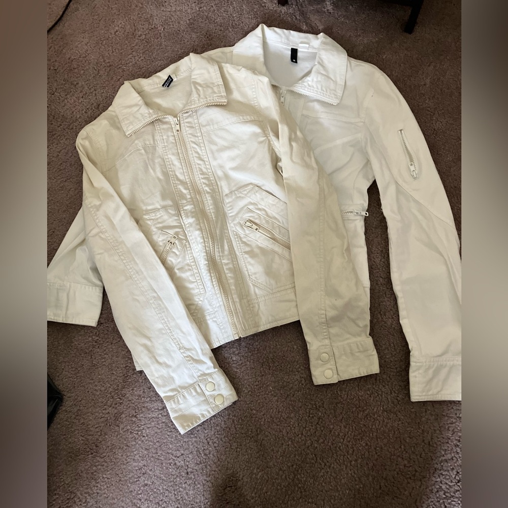 H&M light tan and white size 8 women’s light weight cotton jackets